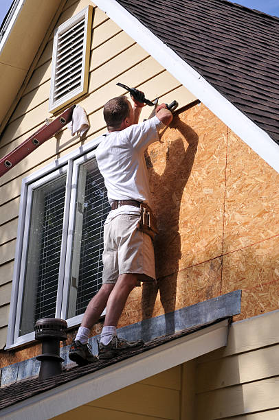 How To Choose The Right Materials for Your Siding Installation in 'Lehigh Acres, FL